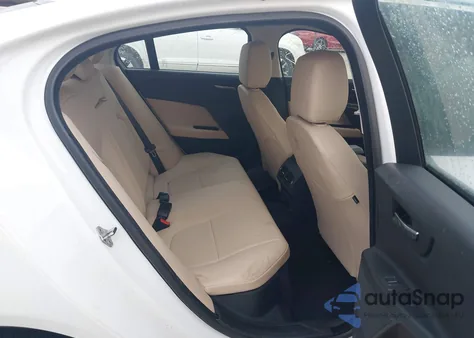 2017 Jaguar Xe 25T из США, поврежденный, VIN SAJAR4BG5HA972101